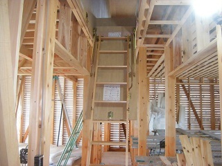 小屋裏収納.JPG